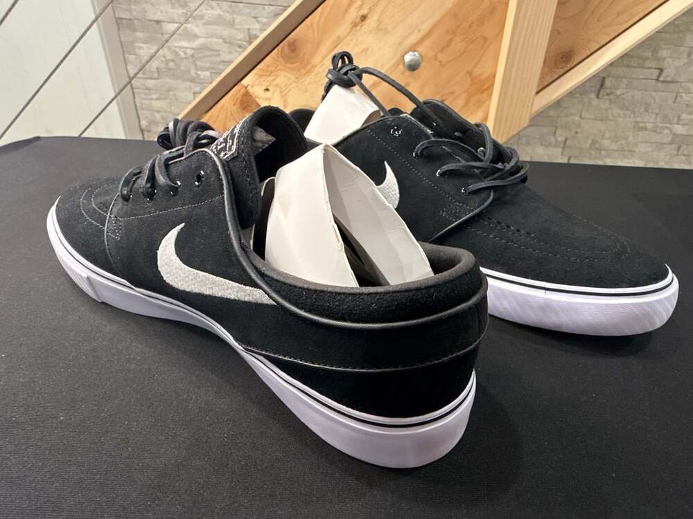 Nike SB Zoom Janoski OG+ Size 10.5 Black White Skate Shoes